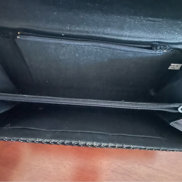 Metal liquid sequins chain clutch - Picture 3 of 4